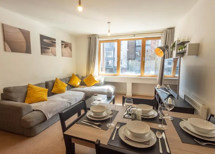 Stylish 2Br Flat - Free Gym - Contractors