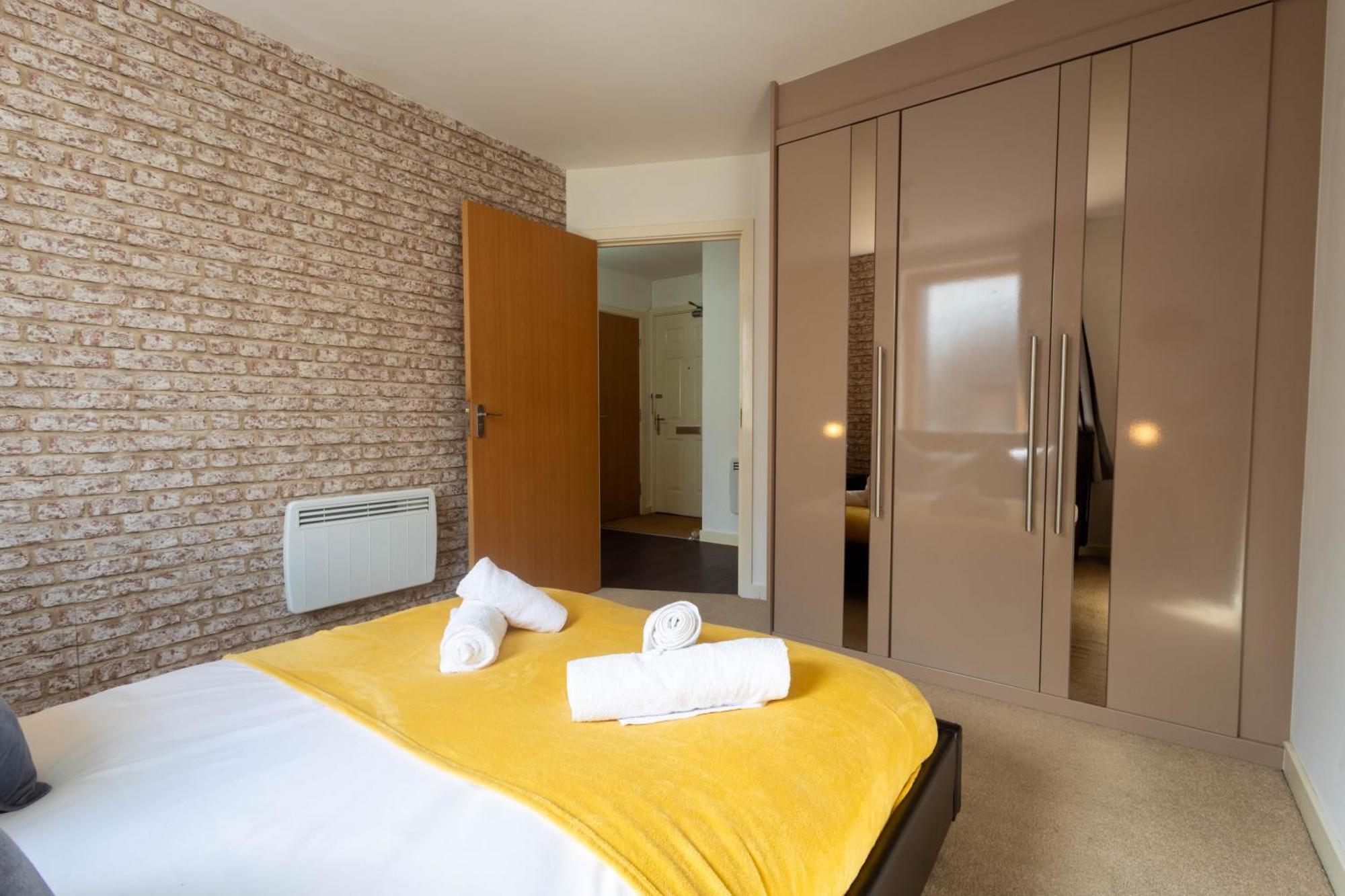Stylish 2br Flat - Free Gym - Contractors Bristol