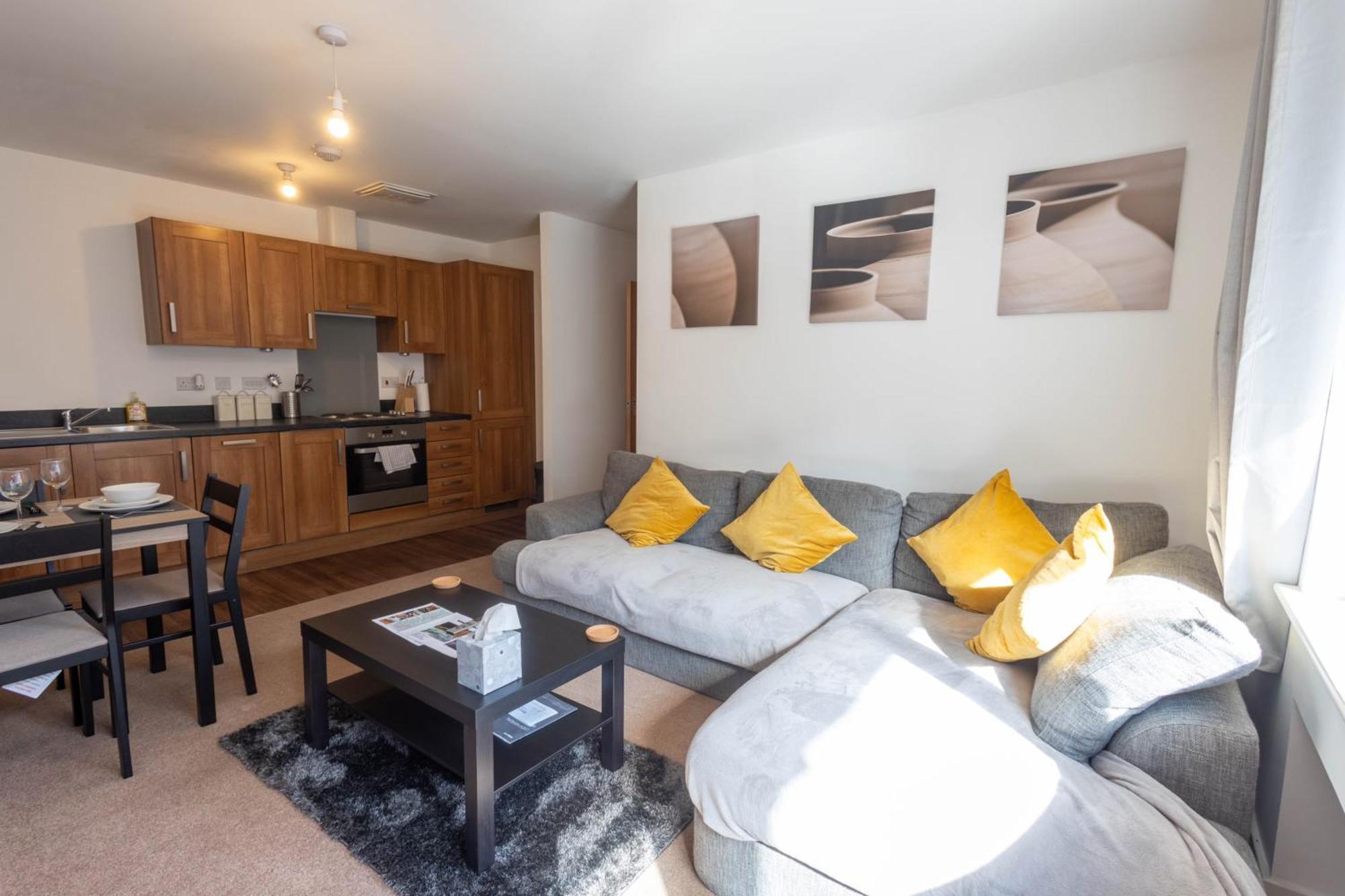 Apartment Stylish 2br Flat - Free Gym - Contractors
