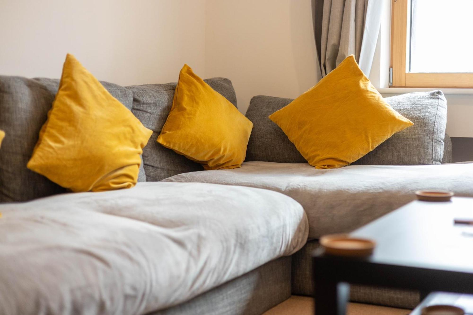 Stylish 2br Flat - Free Gym - Contractors * Bristol